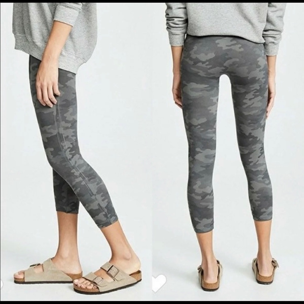 SPANX Look At Me Now Leggings.